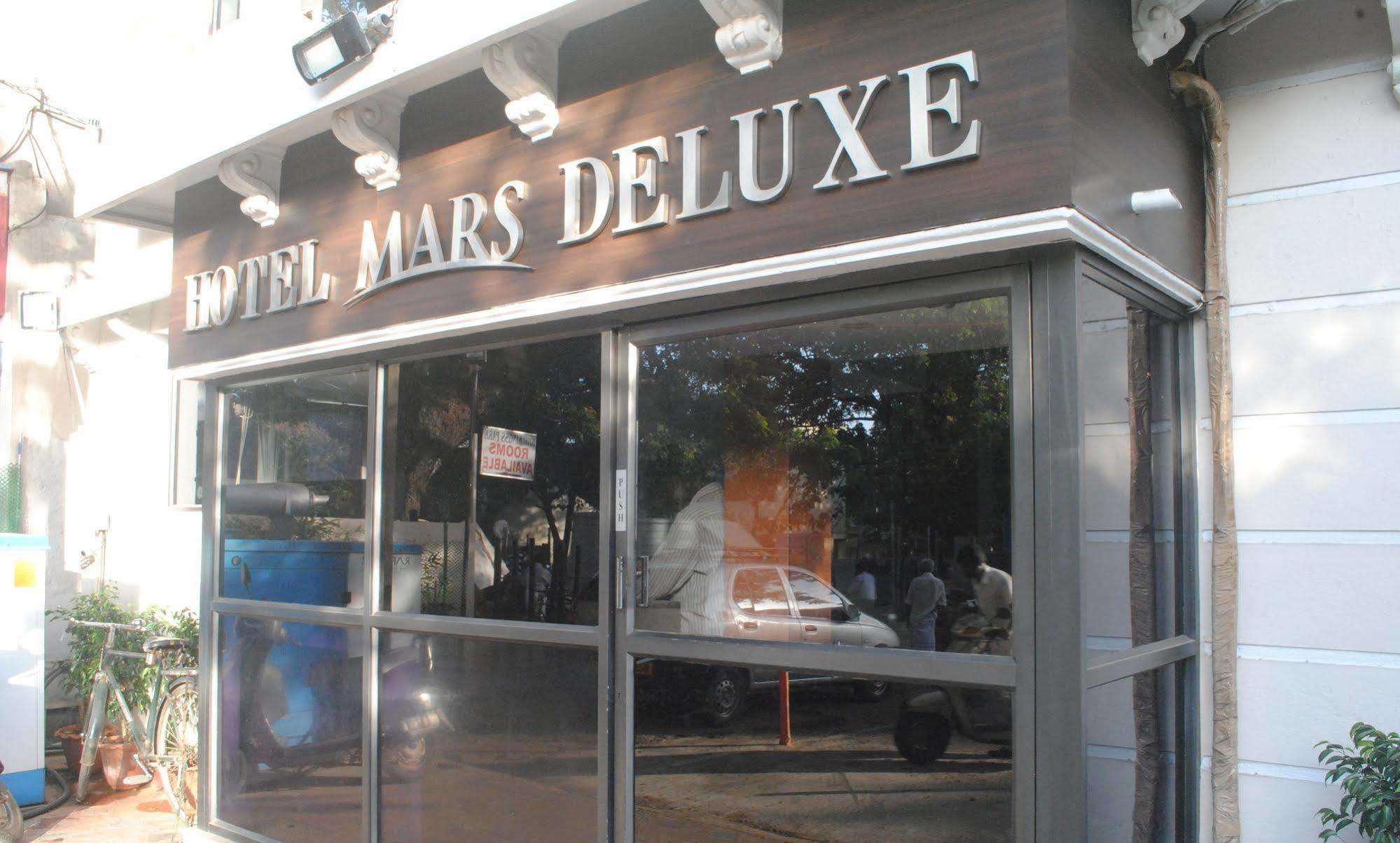 Deluxe Hotel Chennai Exterior photo